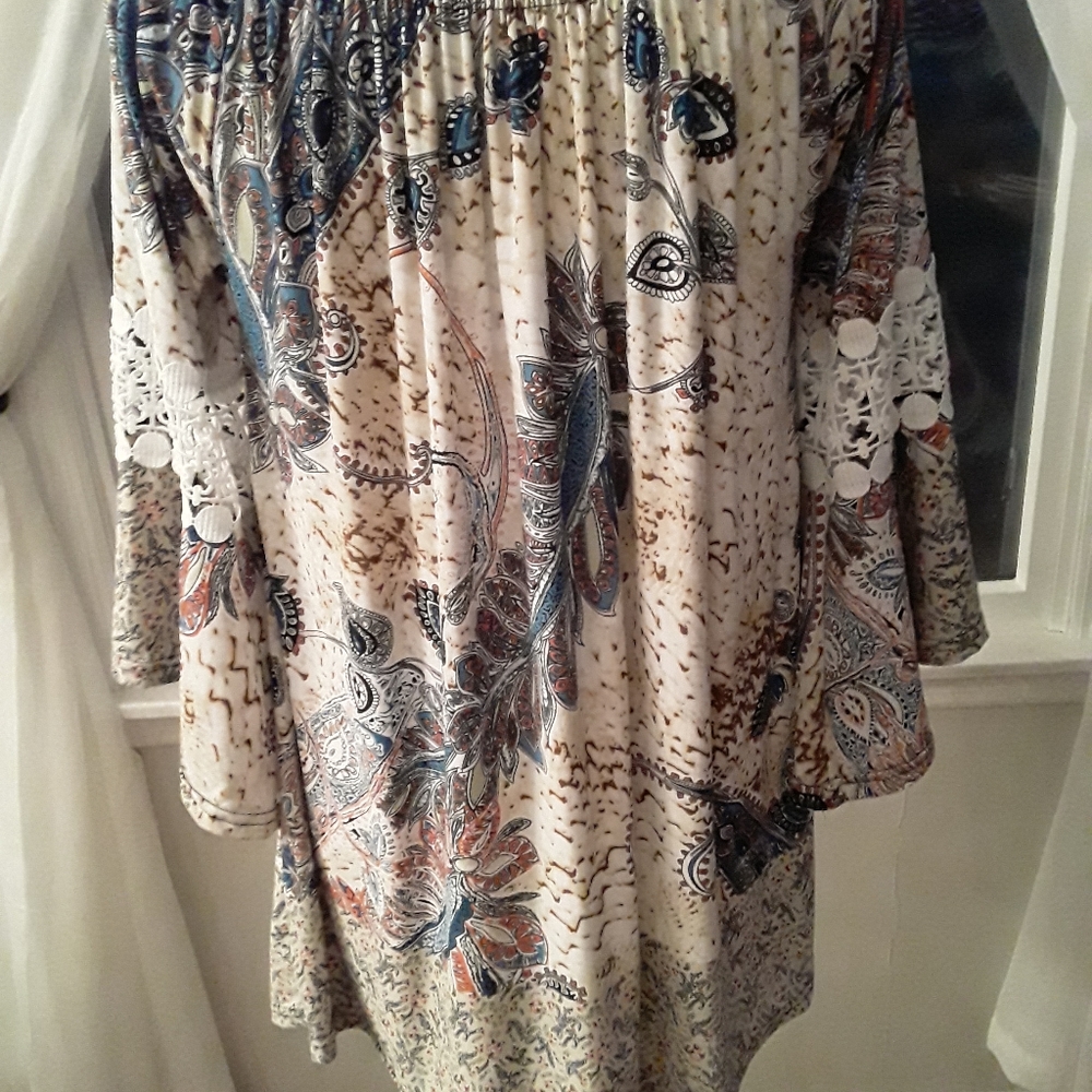Tunic - Picture 2 of 3